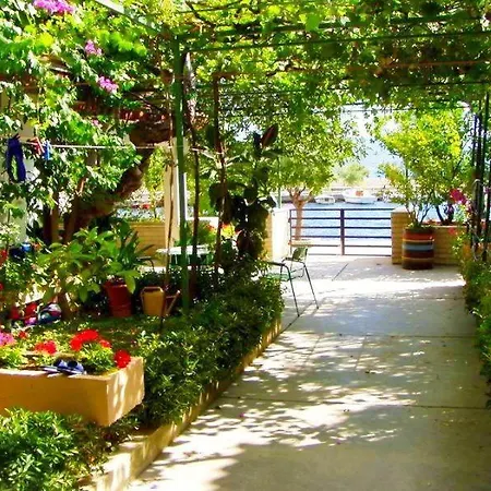Appartamento With A Sea View No 15, First Row By The Sea, House Ana *