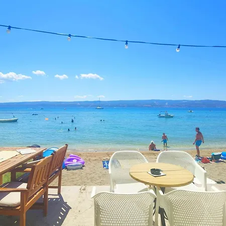 Appartamento With A Sea View No 15, First Row By The Sea, House Ana Duće