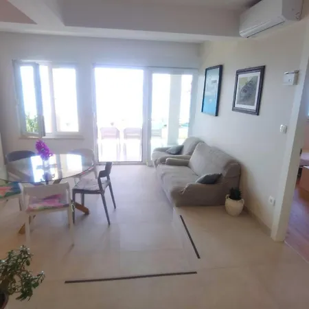 With A Sea View No 15, First Row By The Sea, House Ana Appartamento *